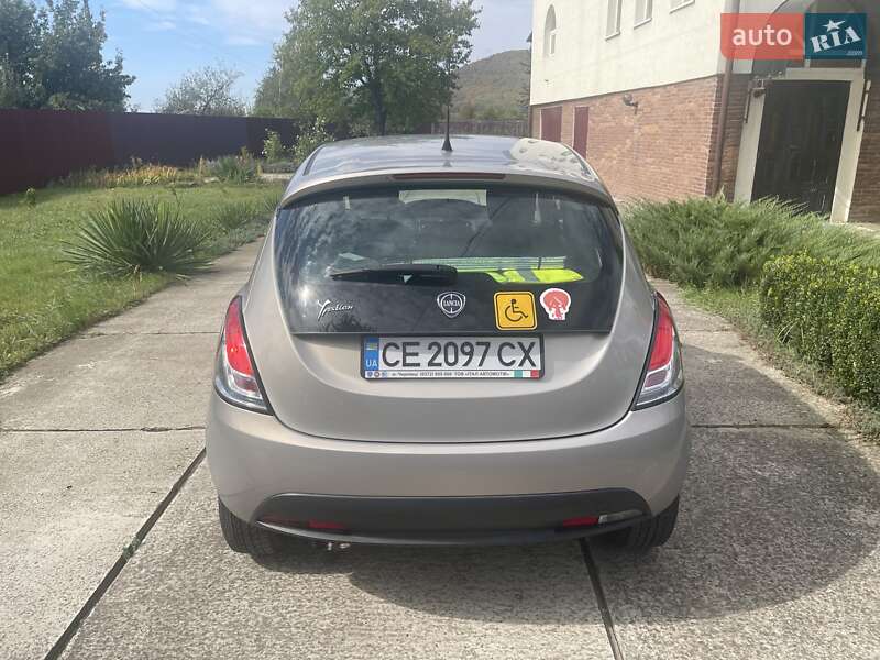Хэтчбек Lancia Ypsilon 2012 в Ужгороде