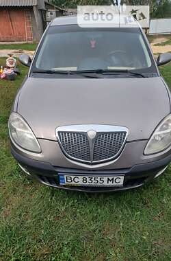 Хетчбек Lancia Ypsilon 2004 в Жовкві