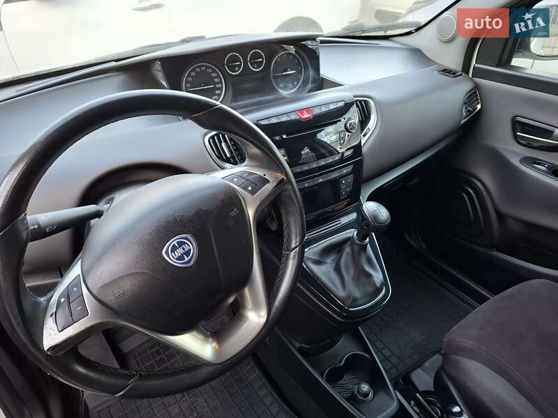 Хетчбек Lancia Ypsilon 2012 в Одесі