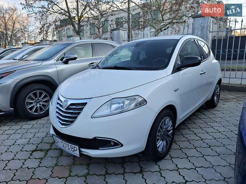 Lancia Ypsilon 2012