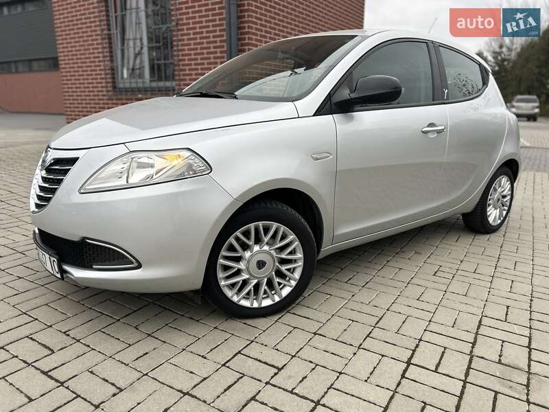 Lancia Ypsilon 2015 Lancia Ypsilon 2015