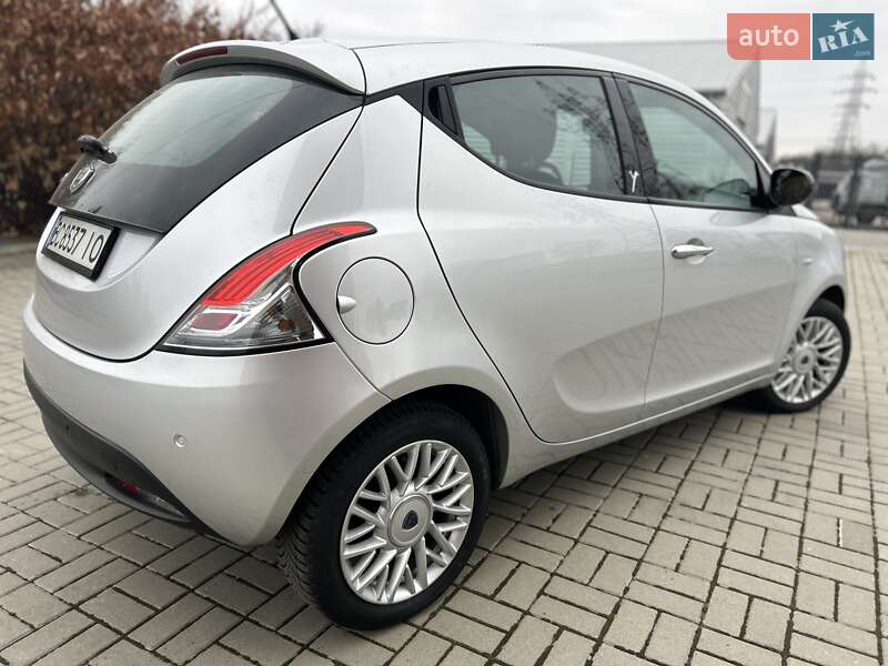 Хетчбек Lancia Ypsilon 2015 в Львові фото 6 Хетчбек Lancia Ypsilon 2015 в Львові