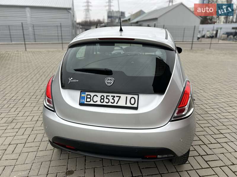 Хетчбек Lancia Ypsilon 2015 в Львові фото 8 Хетчбек Lancia Ypsilon 2015 в Львові