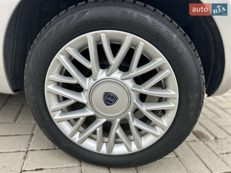 Хетчбек Lancia Ypsilon 2015 в Львові фото 11 Хетчбек Lancia Ypsilon 2015 в Львові