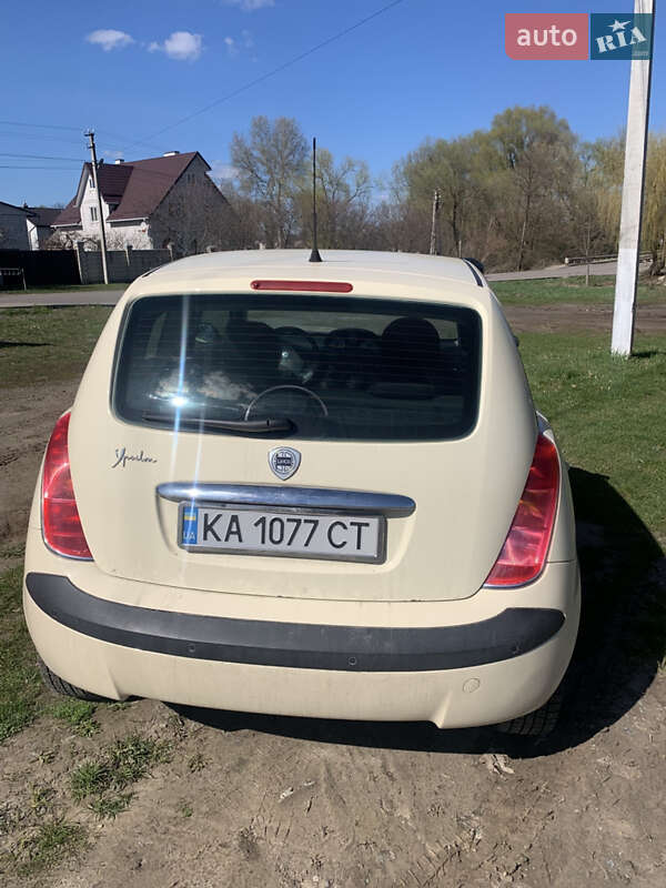 Хэтчбек Lancia Ypsilon 2006 в Киеве
