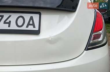 Хэтчбек Lancia Ypsilon 2013 в 
