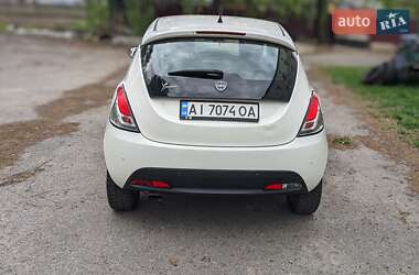 Хэтчбек Lancia Ypsilon 2013 в 