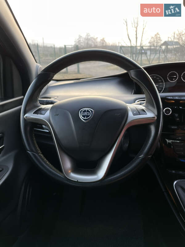 Хэтчбек Lancia Ypsilon 2013 в Ровно