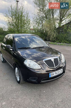 Хэтчбек Lancia Ypsilon 2007 в Ровно