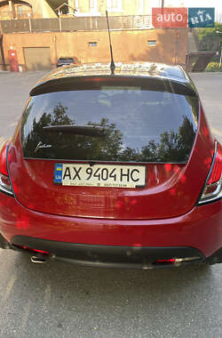 Хэтчбек Lancia Ypsilon 2012 в 