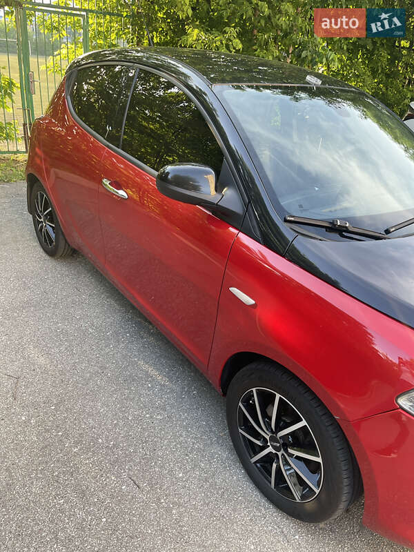 Хэтчбек Lancia Ypsilon 2012 в Харькове