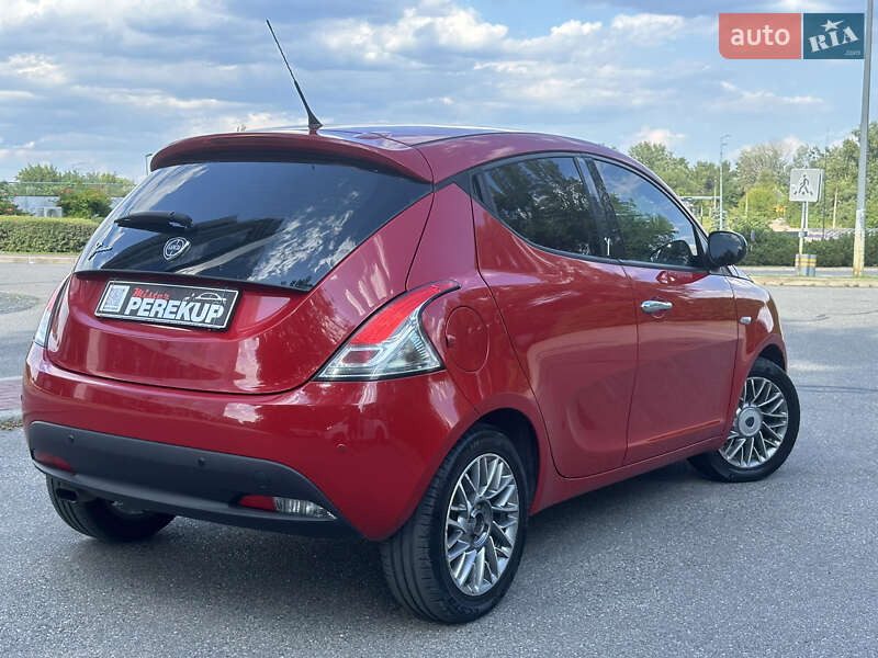 Хетчбек Lancia Ypsilon 2012 в Києві