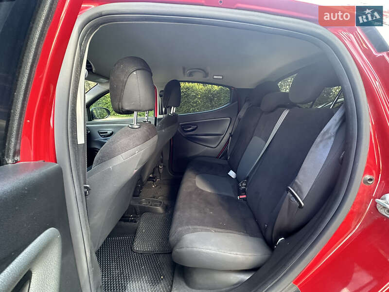Хетчбек Lancia Ypsilon 2012 в Києві