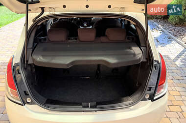 Хэтчбек Lancia Ypsilon 2012 в 