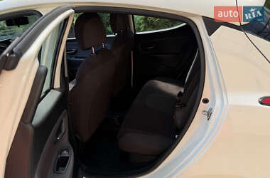 Хэтчбек Lancia Ypsilon 2012 в 