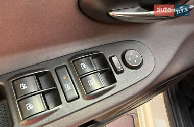 Хэтчбек Lancia Ypsilon 2012 в 
