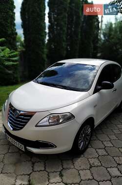 Хэтчбек Lancia Ypsilon 2012 в Ровно
