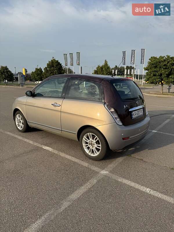 Хэтчбек Lancia Ypsilon 2008 в Обухове