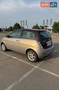 Хэтчбек Lancia Ypsilon 2008 в 