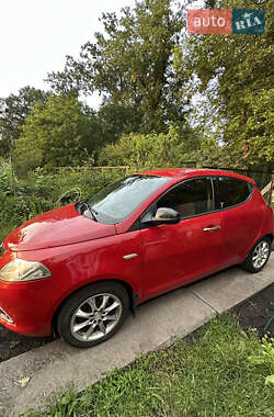 Хэтчбек Lancia Ypsilon 2012 в 