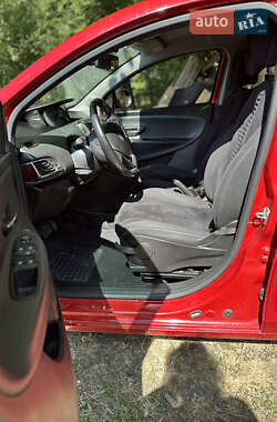Хэтчбек Lancia Ypsilon 2012 в 