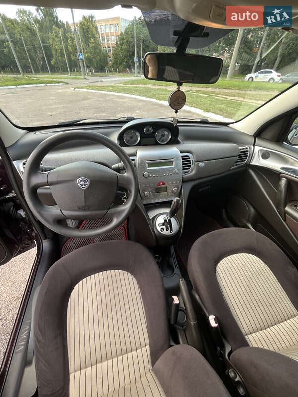 Хэтчбек Lancia Ypsilon 2008 в Ровно фото 5 Хэтчбек Lancia Ypsilon 2008 в Ровно