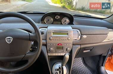 Хэтчбек Lancia Ypsilon 2008 в 