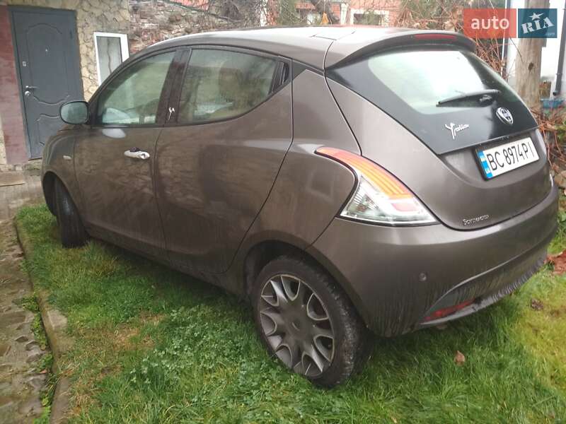 Хетчбек Lancia Ypsilon 2012 в Львові фото 4 Хетчбек Lancia Ypsilon 2012 в Львові