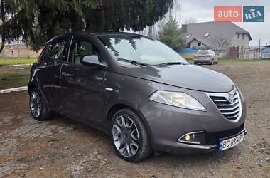 Хетчбек Lancia Ypsilon 2012 в Дубні