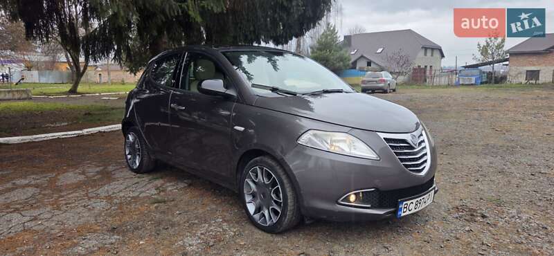 Хетчбек Lancia Ypsilon 2012 в Дубні фото Хетчбек Lancia Ypsilon 2012 в Дубні