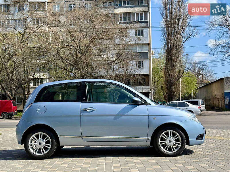 Хэтчбек Lancia Ypsilon 2008 в Раздельной