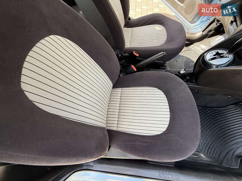 Хэтчбек Lancia Ypsilon 2008 в Раздельной