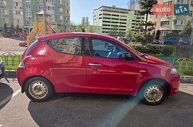 Хэтчбек Lancia Ypsilon 2012 в Киеве