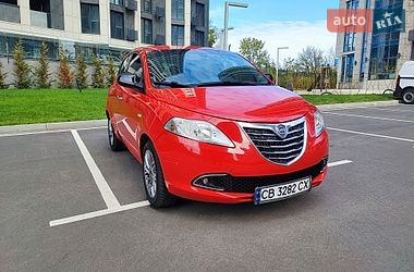 Хэтчбек Lancia Ypsilon 2012 в Киеве