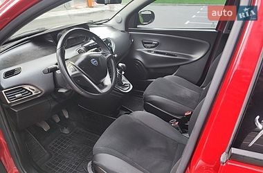Хэтчбек Lancia Ypsilon 2012 в Киеве
