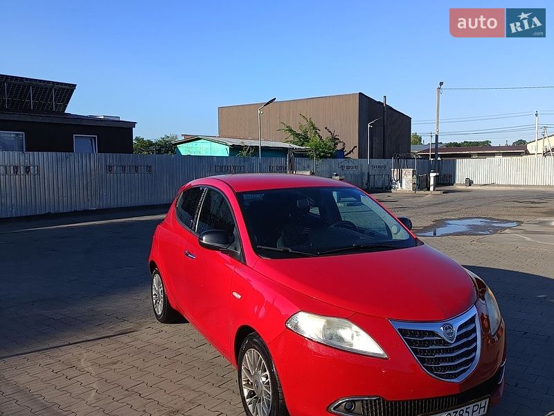 Lancia Ypsilon, фото з оголошення