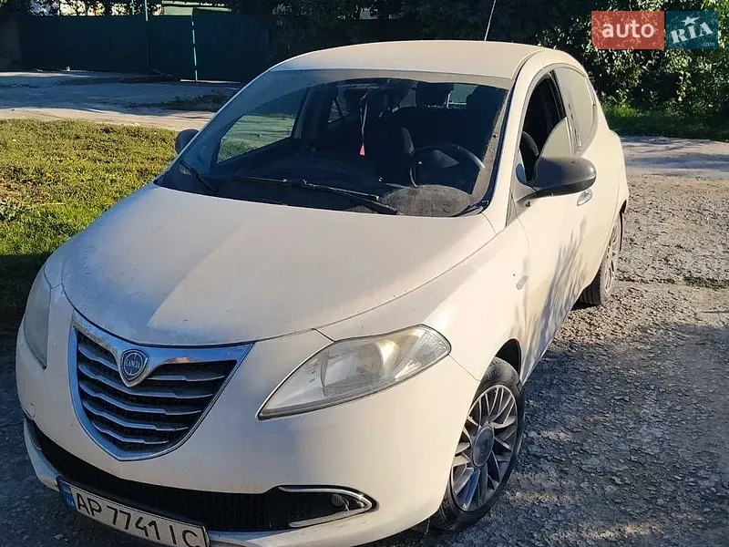 Lancia Ypsilon 2012