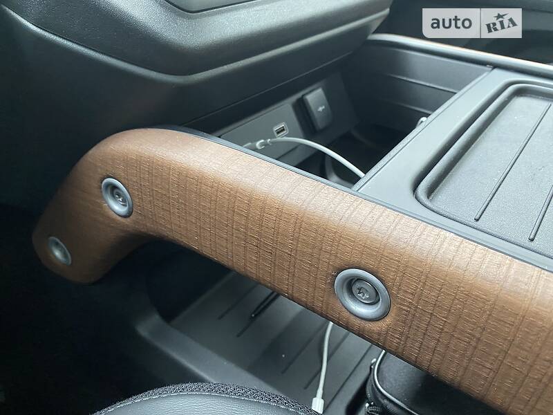 Внедорожник / Кроссовер Land Rover Defender 2020 в Киеве