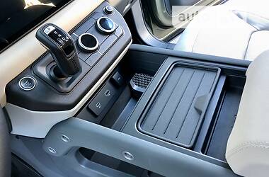 Внедорожник / Кроссовер Land Rover Defender 2020 в 