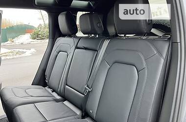 Внедорожник / Кроссовер Land Rover Defender 2022 в 