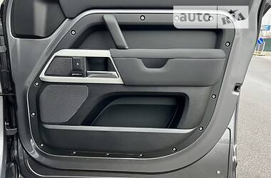 Внедорожник / Кроссовер Land Rover Defender 2022 в 