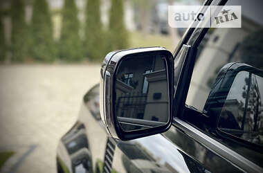 Внедорожник / Кроссовер Land Rover Defender 2022 в 