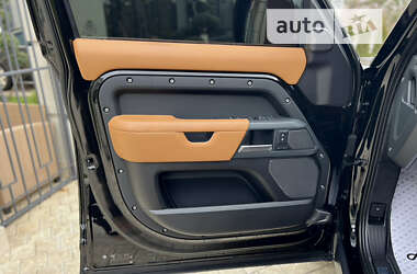Внедорожник / Кроссовер Land Rover Defender 2022 в 