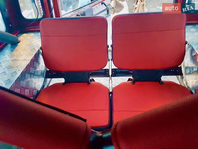 Позашляховик / Кросовер Land Rover Defender 1998 в Києві