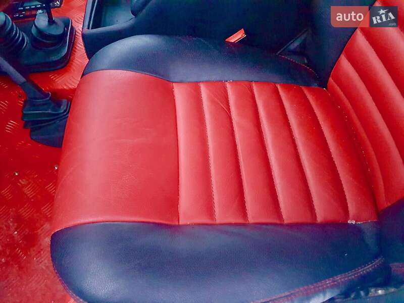 Позашляховик / Кросовер Land Rover Defender 1998 в Києві