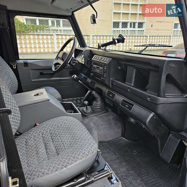 Позашляховик / Кросовер Land Rover Defender 2002 в Києві