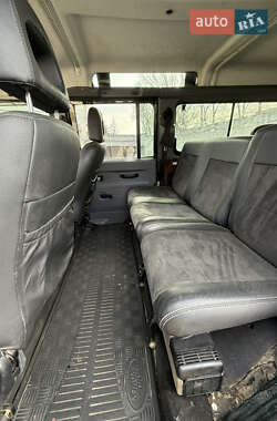 Позашляховик / Кросовер Land Rover Defender 2002 в Тернополі