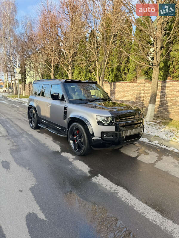 Land Rover Defender 2022