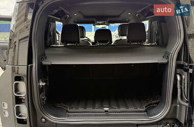 Внедорожник / Кроссовер Land Rover Defender 2022 в 