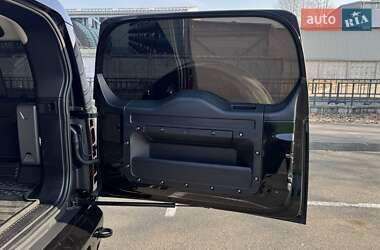 Внедорожник / Кроссовер Land Rover Defender 2020 в 
